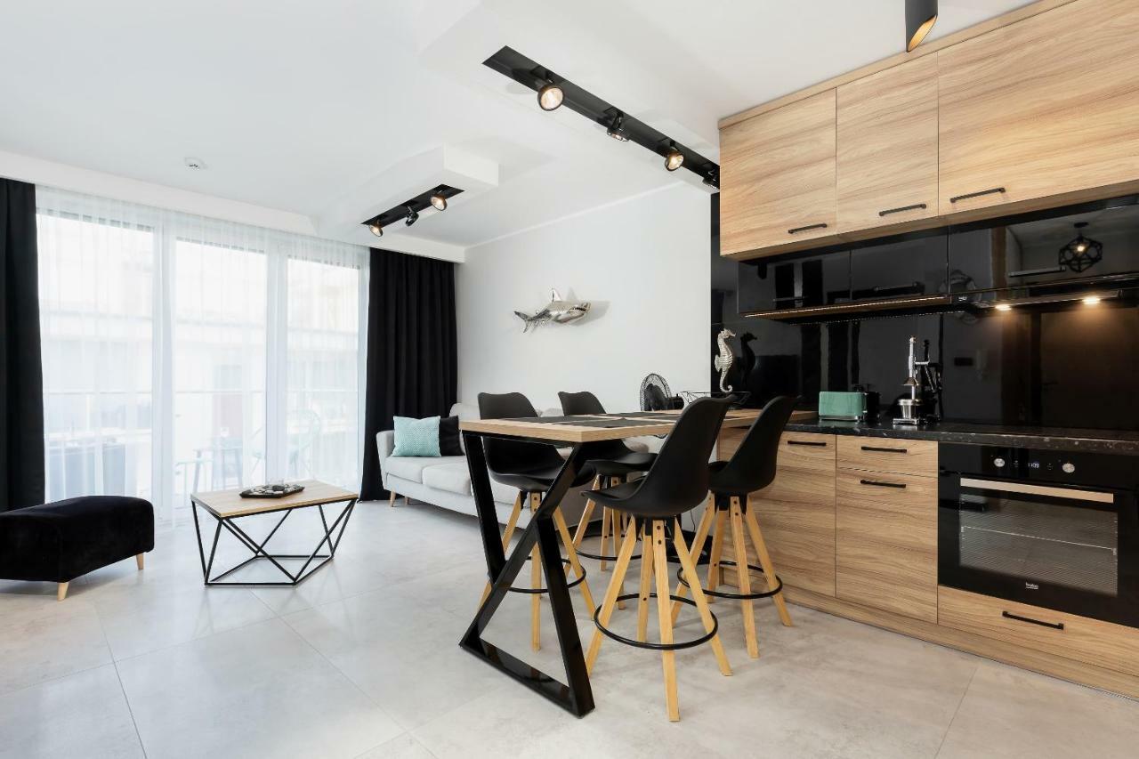 Premium Apartamenty Klifowa Ревал Екстериор снимка