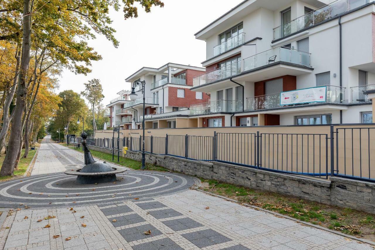 Premium Apartamenty Klifowa Ревал Екстериор снимка